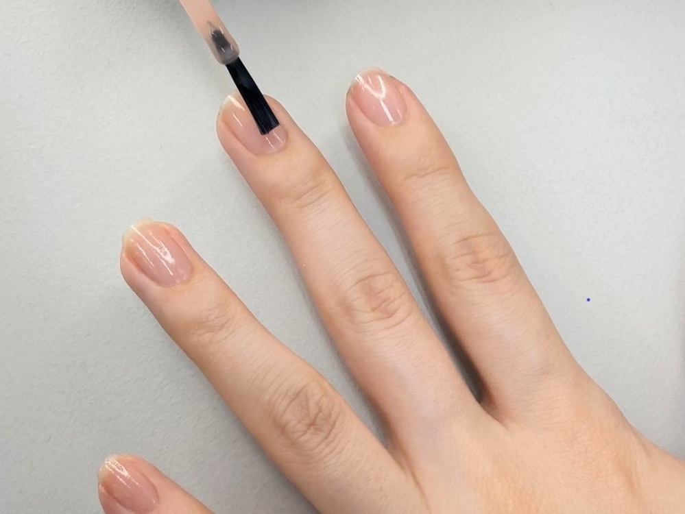 今さら聞けない ネイルの基本 塗ったネイルが長持ちする塗り方 ネイルケアのコツ 美肌レッスンa To Z 読み物 日々をここちよく 化粧品 スキンケア 基礎化粧品の通販 オルビス公式オンラインショップ